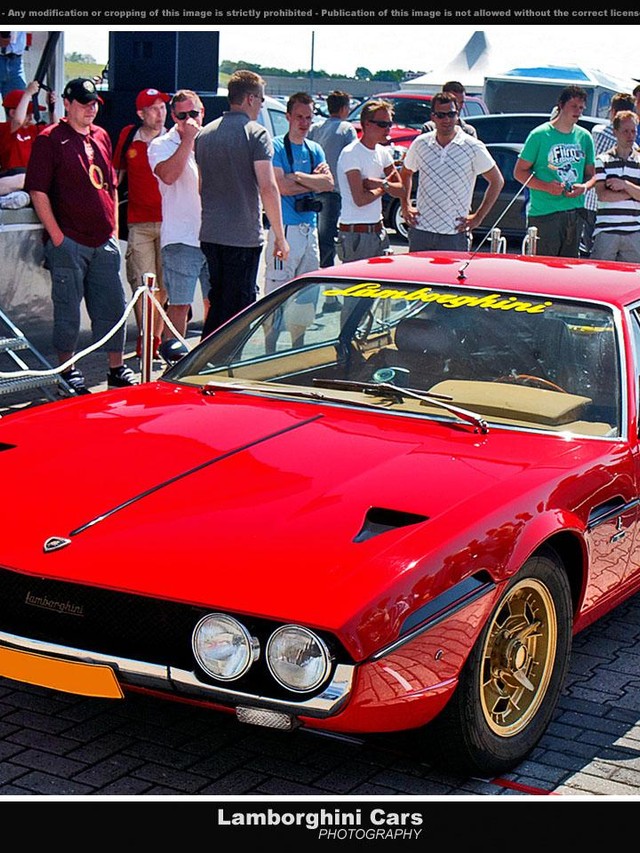 Twenty V12 Lamborghinis Crossed 800 km of Italy to Prove the Espada and Islero Still Belong on the Road