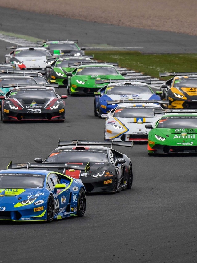 When 12 Points Separated Four Crews at the 2017 Super Trofeo Nürburgring