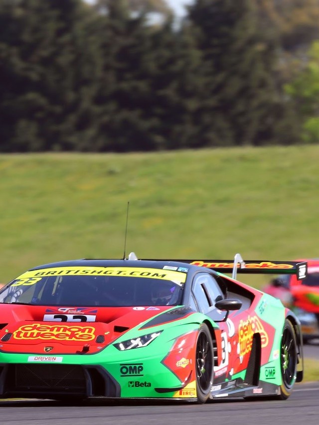 Barwell Motorsport's Snetterton Sweep Puts the Huracán GT3 on Course for British GT Glory