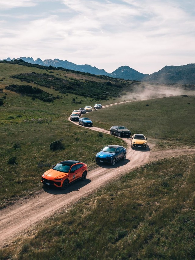 The Urus SE Staked Lamborghini's Hybrid Credibility on Sardinian Dirt