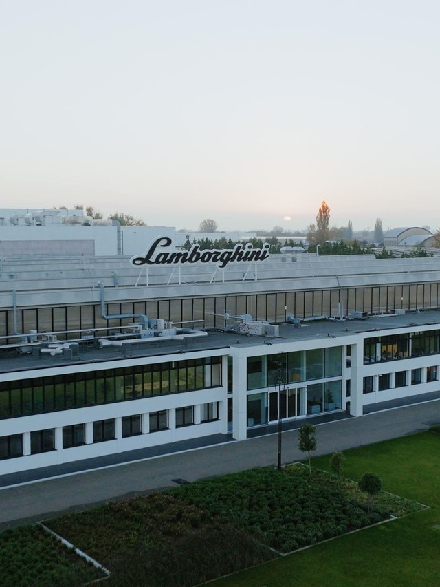 Italy's Most Desired Employer Builds Supercars: What Lamborghini's 79.8% Approval Rating Really Means