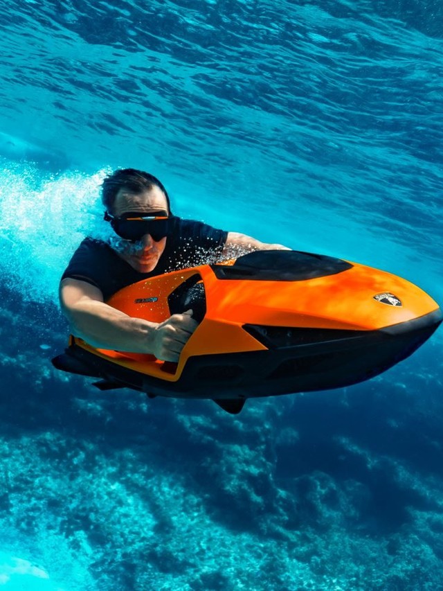 CAYAGO's Most Powerful Seascooter Wears Lamborghini Colors and a Familiar Start Button