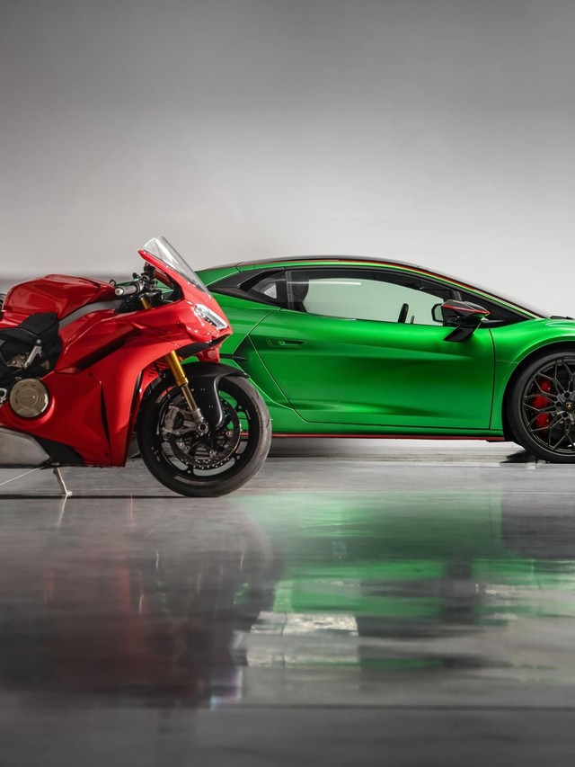Lamborghini Temerario vs. Ducati Panigale V4: 920 CV Meets 216 HP at Imola