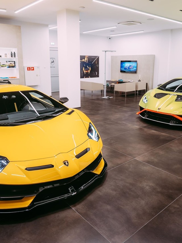 Lamborghini's 2019 Goodwood Lineup Told Three Stories at Once