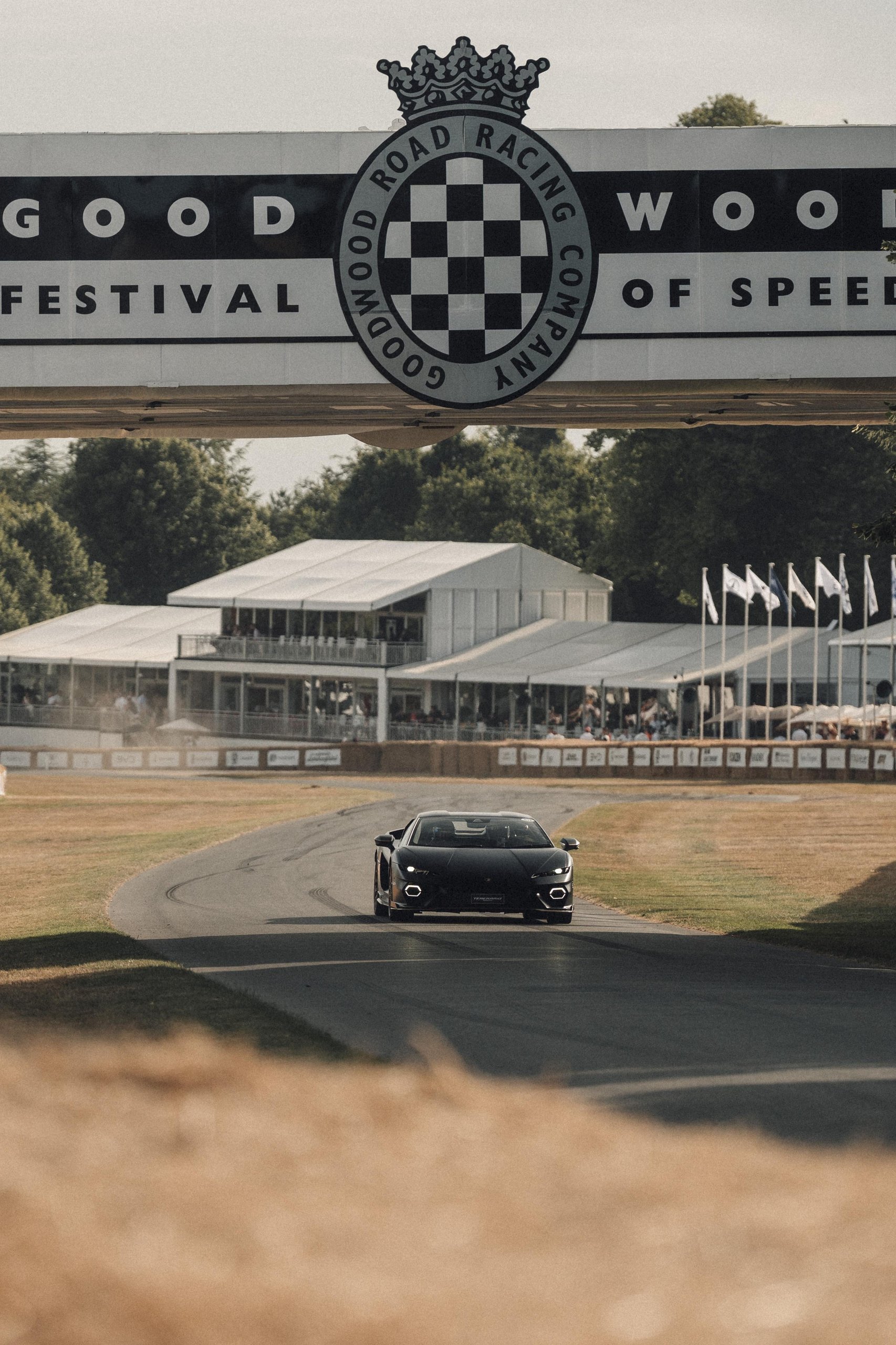 812 Hp In Verde Hydra: The Urus Se Performante Attacks Goodwood And Redefines What 'Performante' Means 31 Urus se performante goodwood hill climb debut draft 4b4e6f70 action 015 scaled