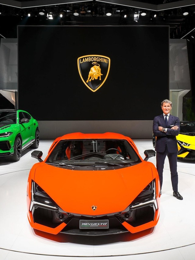 Lamborghini Wants Urus Owners to Dress the Part, Too