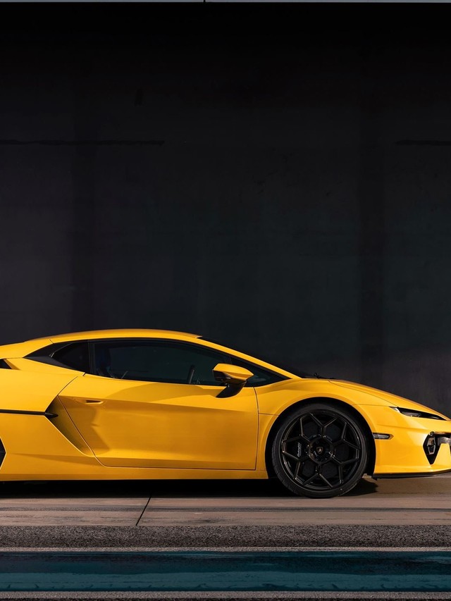 Lamborghini's 10,000 RPM Temerario Gets a Factory Driver Workout at Misano