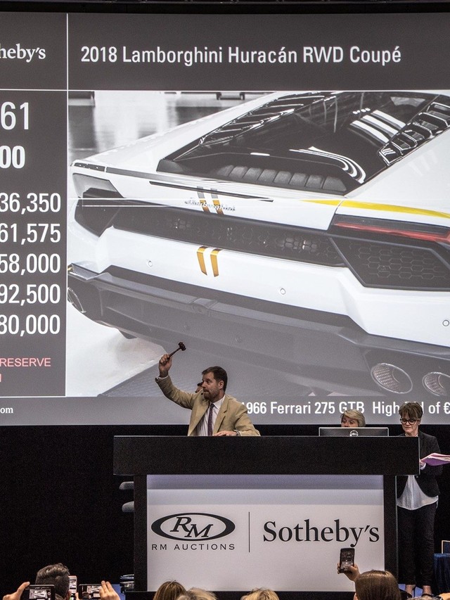 The Pope’s Lamborghini Huracán RWD Sold for €715,000, and the Real Story Is What Ad Personam Built