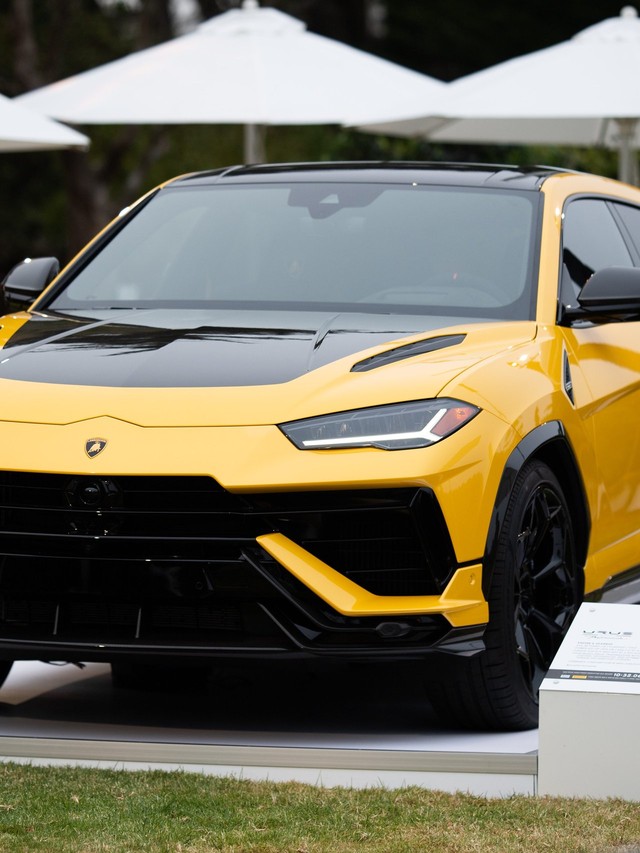 How Lamborghini's Billion-Euro Year in 2017 Bankrolled the Brand You Know Today