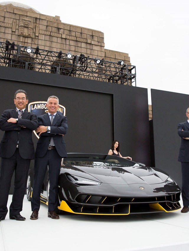 Why Lamborghini Chose Tokyo to Celebrate 30 Years of Carbon Fiber