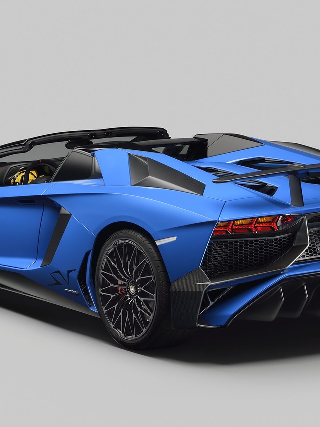 Aventador SV Roadster: The First Open-Top Superveloce, Built for 500 Buyers