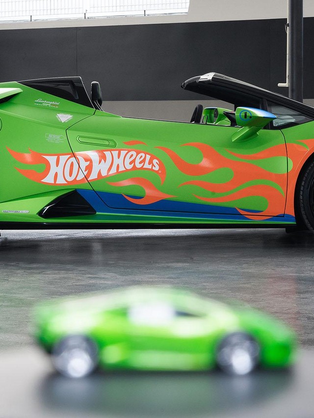 How Lamborghini's Factory Floor Converted a MotoGP Champion