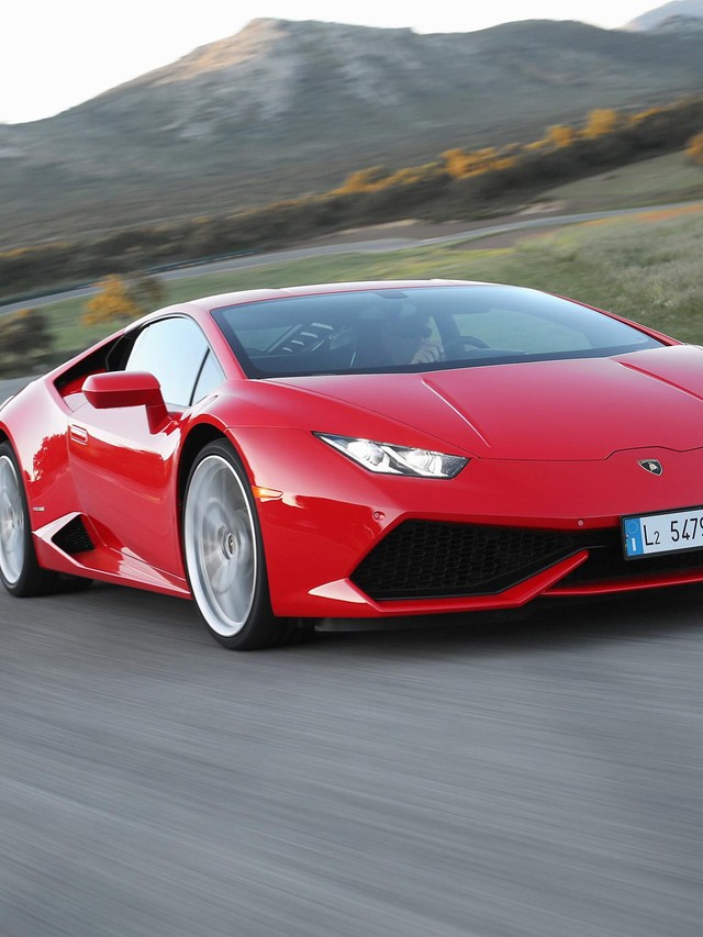 Lamborghini's Dubai Accademia Turns Owners Into Drivers, and the Middle East Into a Loyalty Engine