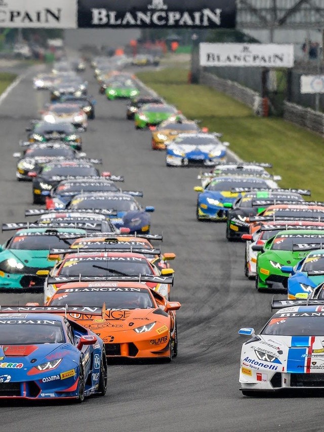 How a 23-Year-Old Dane Won on Debut at the 2016 Super Trofeo Monza Opener